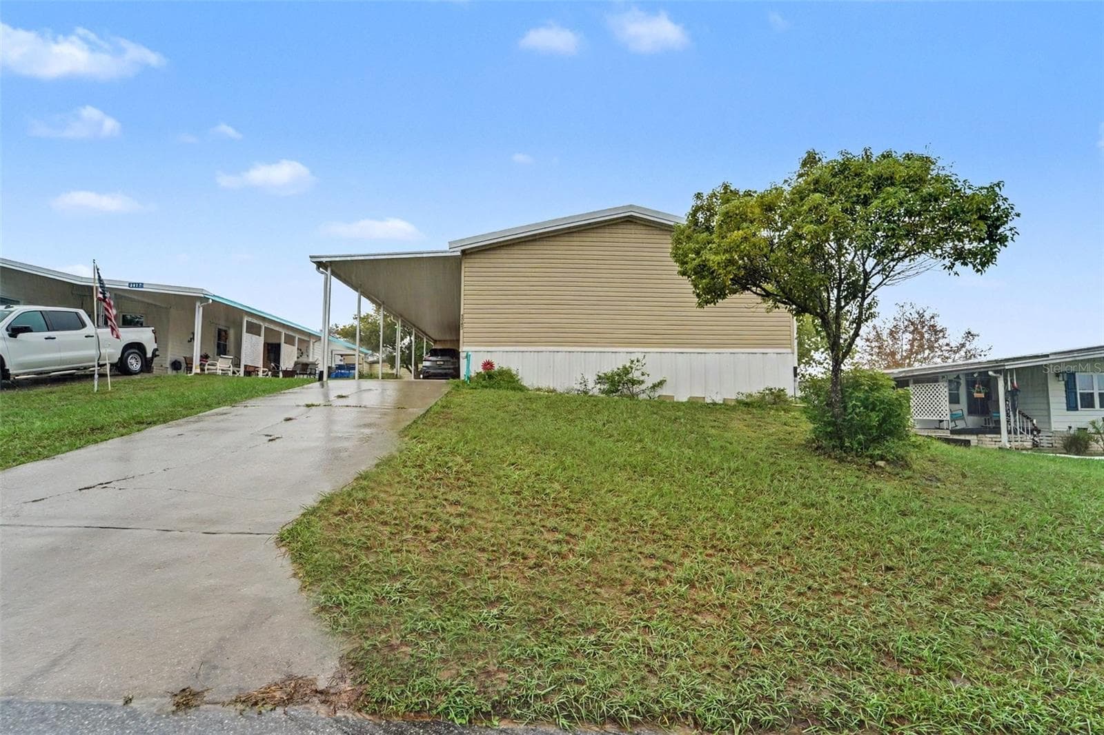 Manufactured Home at 8043 TOWER ST, BROOKSVILLE, photo 2 of 31