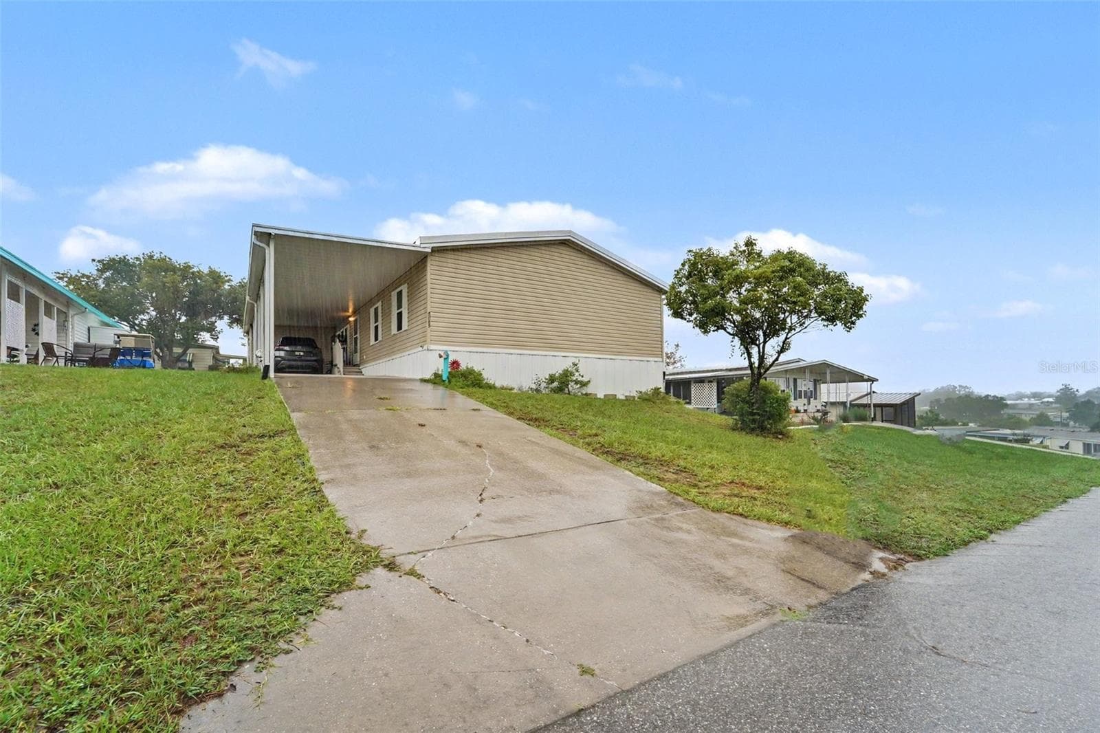 Manufactured Home at 8043 TOWER ST, BROOKSVILLE, photo 3 of 31