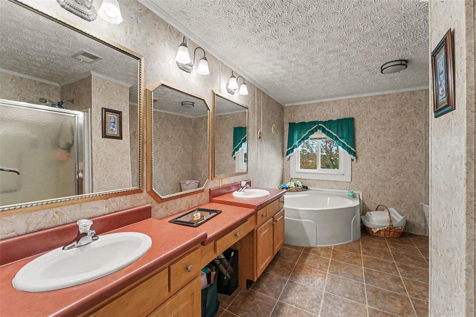 Manufactured Home at 8043 TOWER ST, BROOKSVILLE, photo 10 of 31