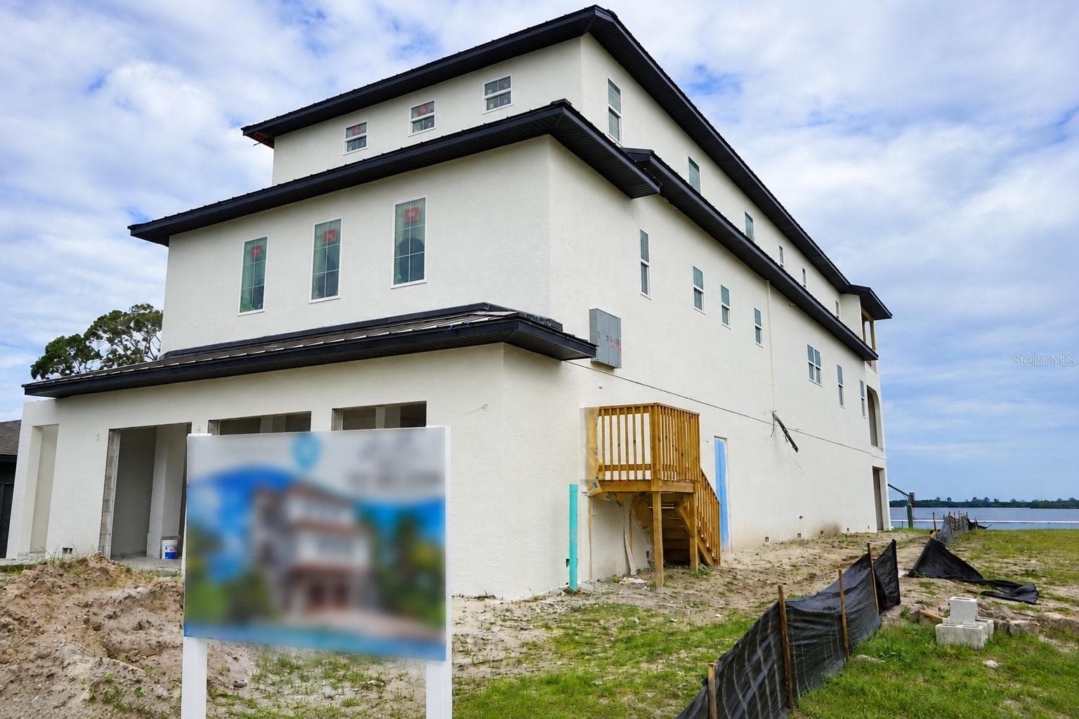 Single Family Residence at 1835 BAYOU GRANDE BLVD NE, ST PETERSBURG, photo 2 of 8