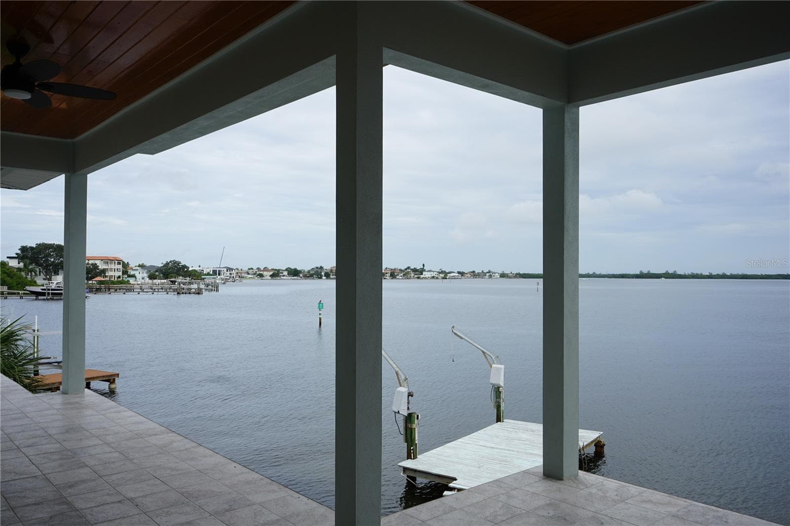 Single Family Residence at 1835 BAYOU GRANDE BLVD NE, ST PETERSBURG, photo 4 of 8
