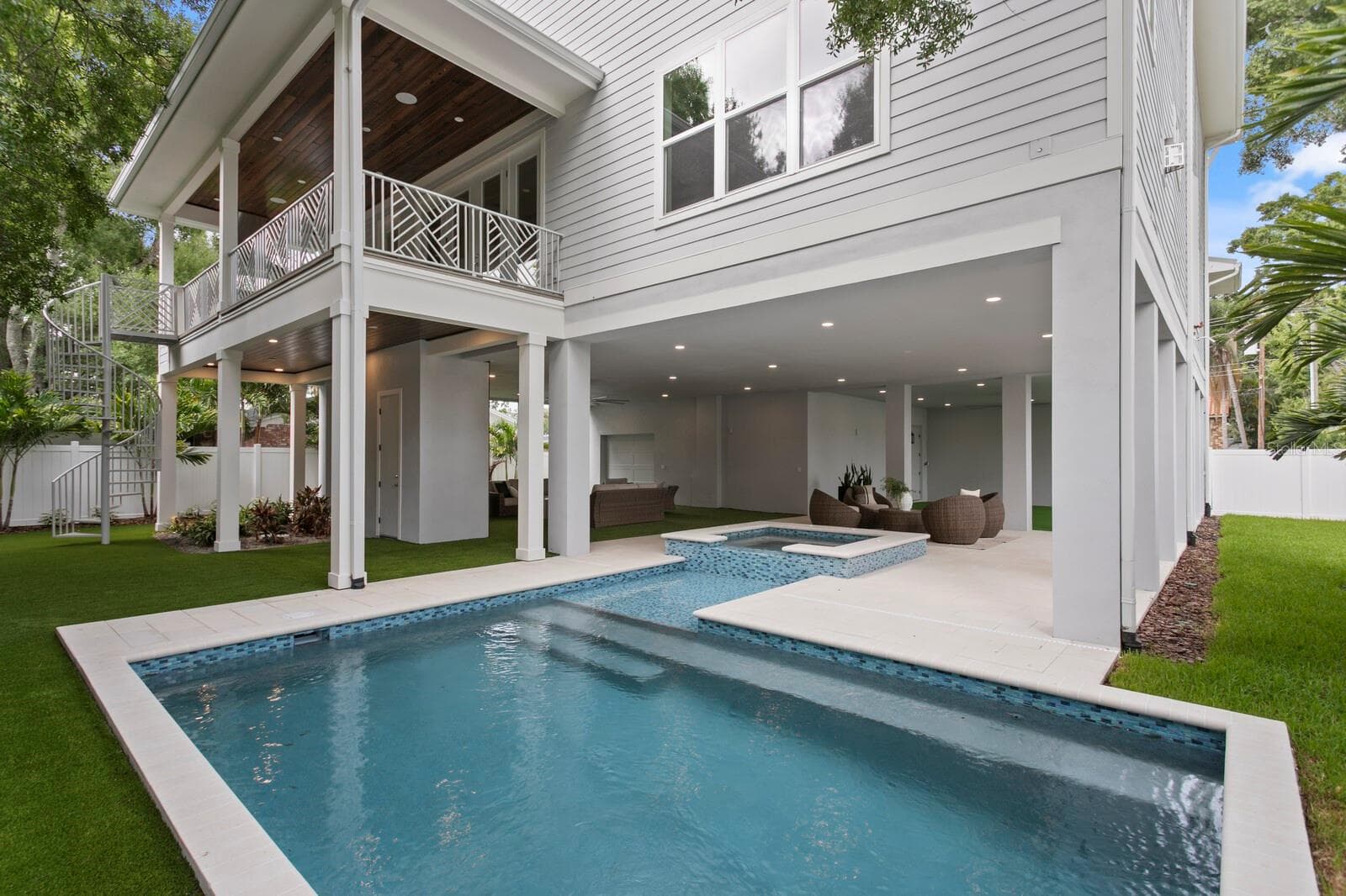 Single Family Residence at 2312 S OCCIDENT ST, TAMPA, photo 2 of 52