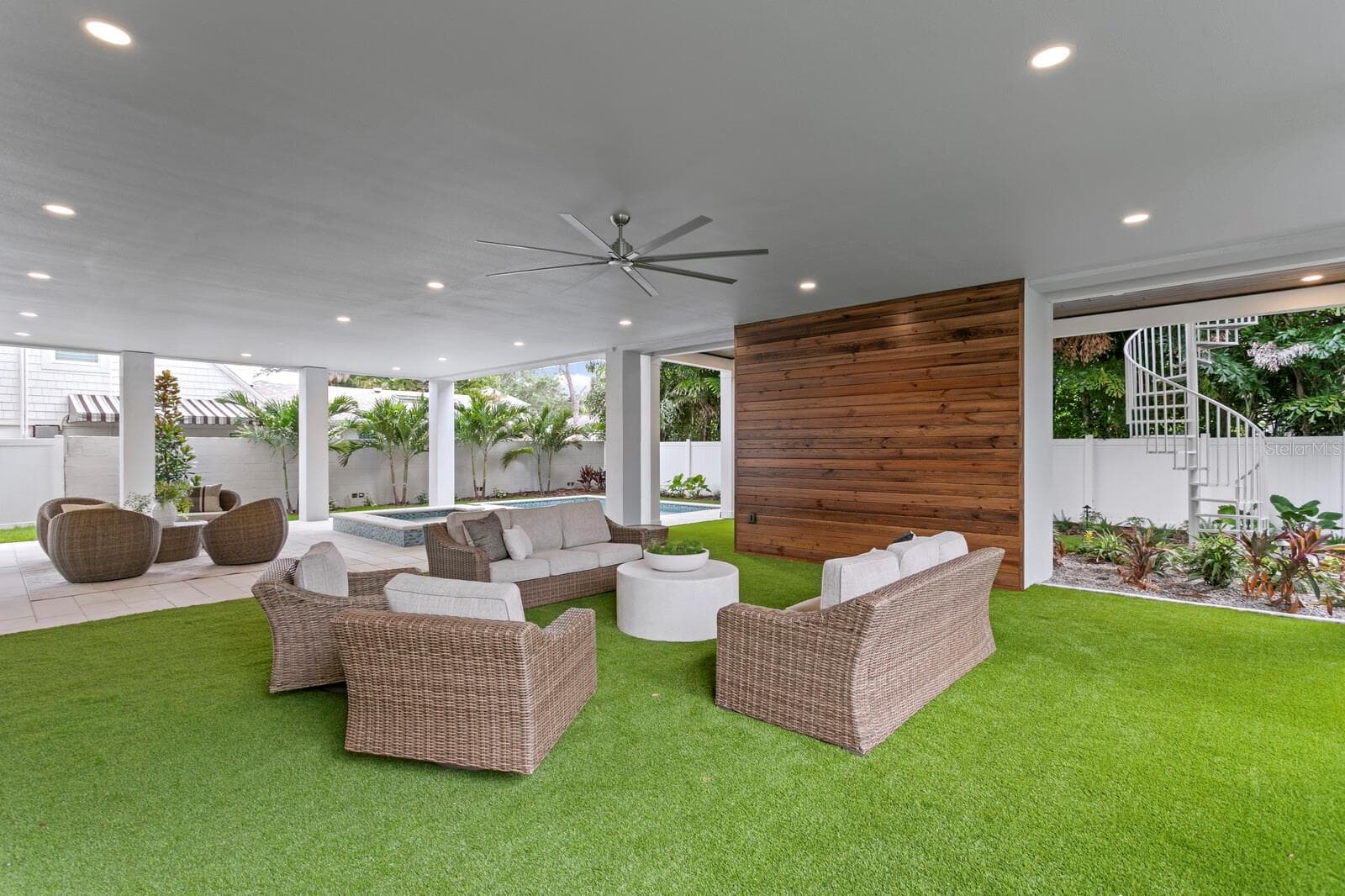 Single Family Residence at 2312 S OCCIDENT ST, TAMPA, photo 47 of 52