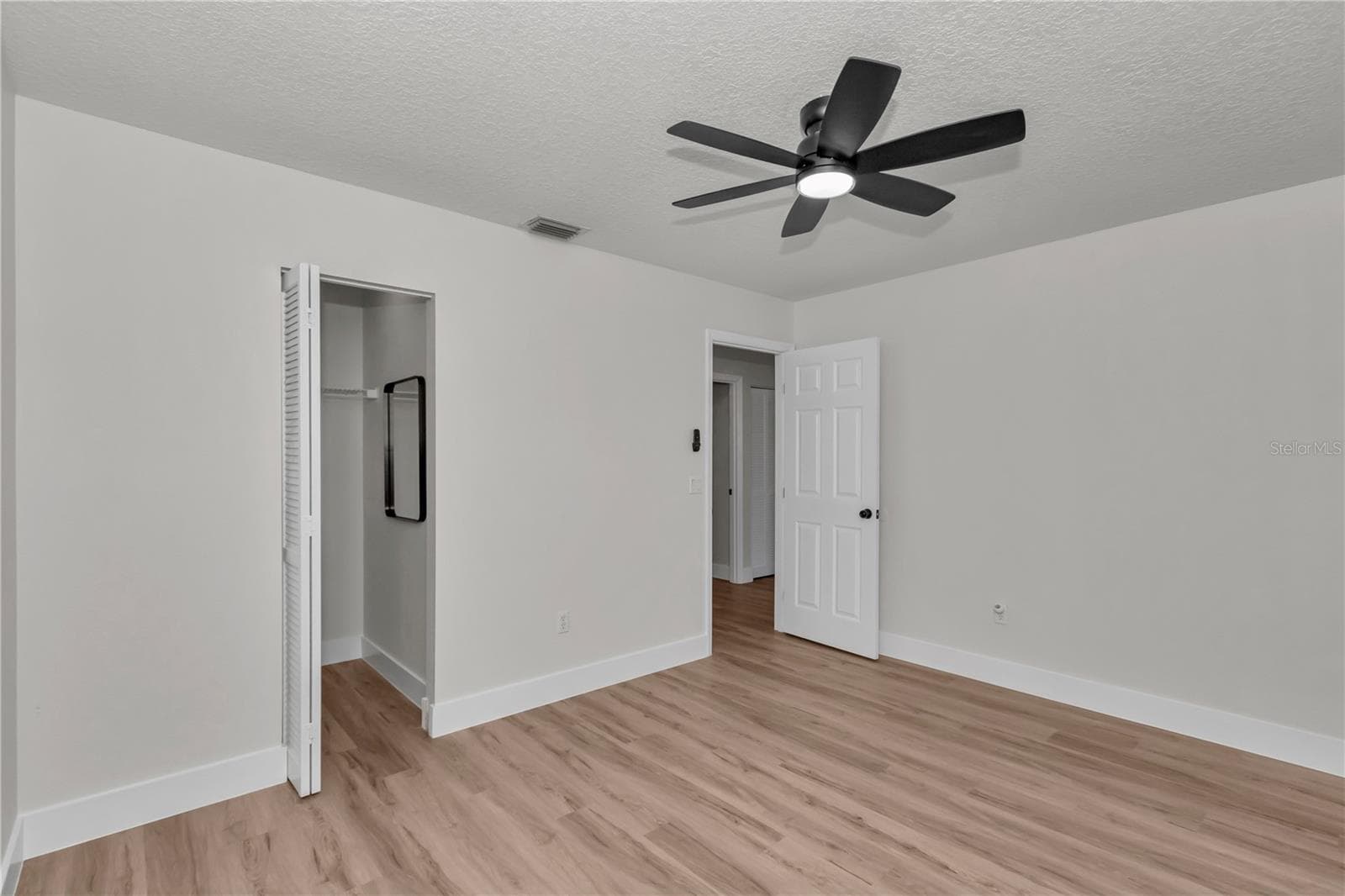 bedroom#2 with walking closet - 5 HICKORY LOOP, OCALA