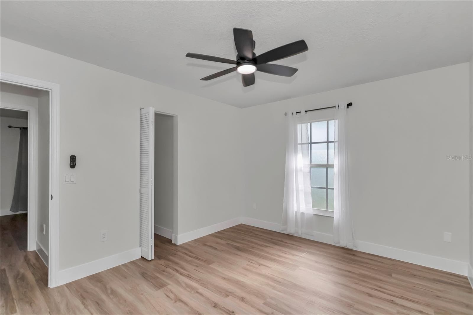 bedroom #3 with walking closet - 5 HICKORY LOOP, OCALA