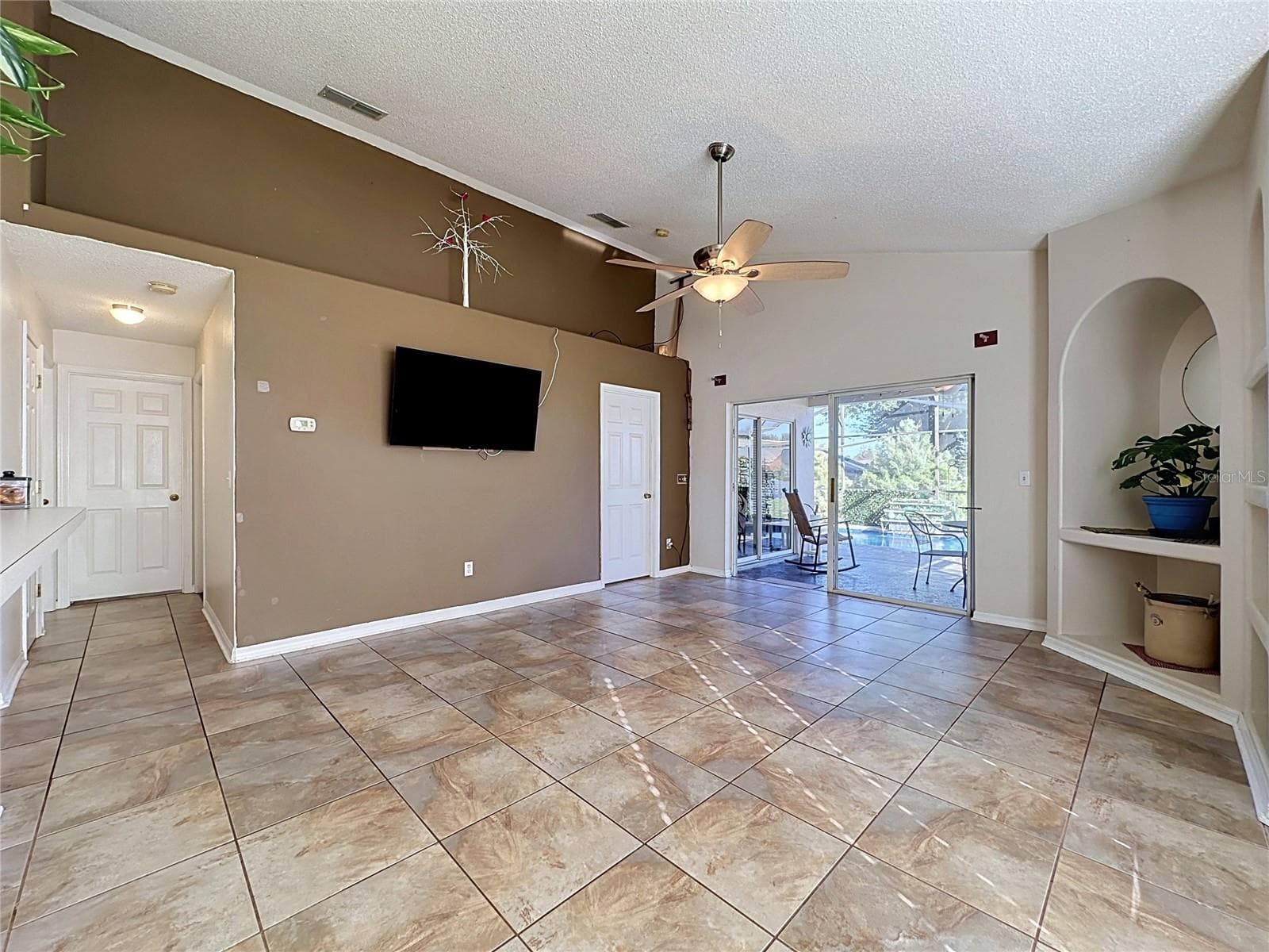 Single Family Residence at 16409 COOPERS HAWK AVE, CLERMONT, photo 27 of 38