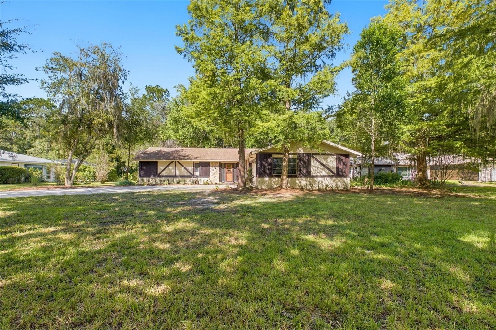 Single Family Residence at 12 SYCAMORE CT E, HOMOSASSA, photo 4 of 60