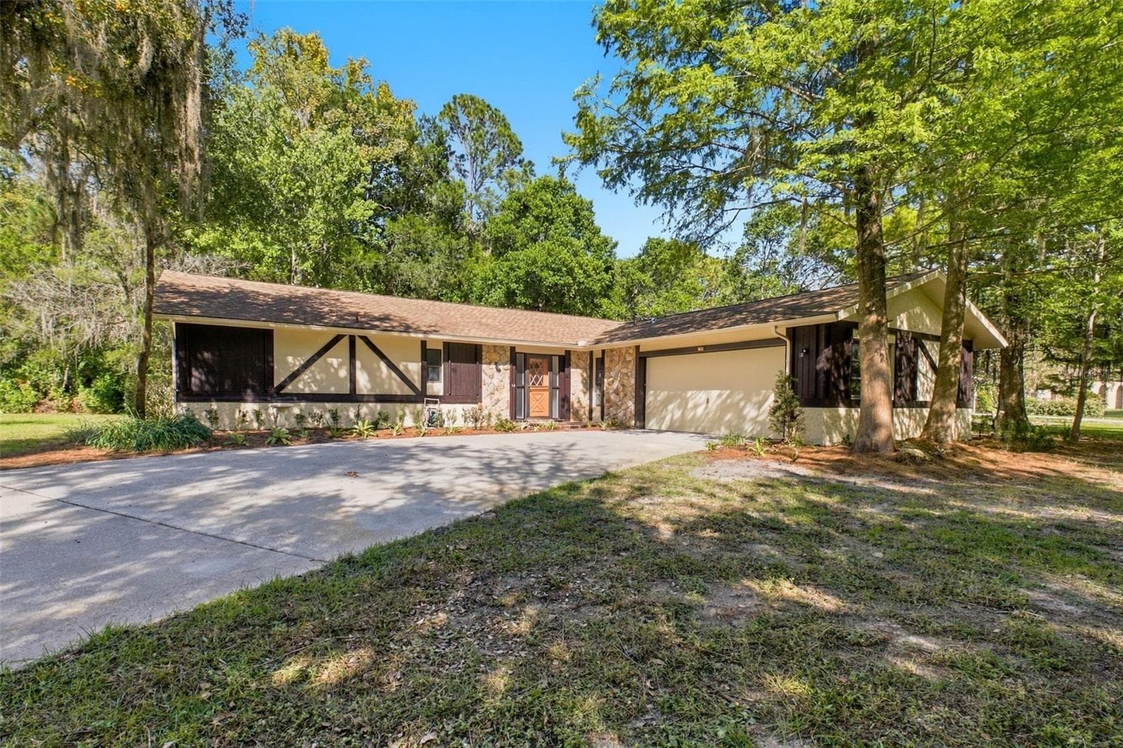 Single Family Residence at 12 SYCAMORE CT E, HOMOSASSA, photo 6 of 60
