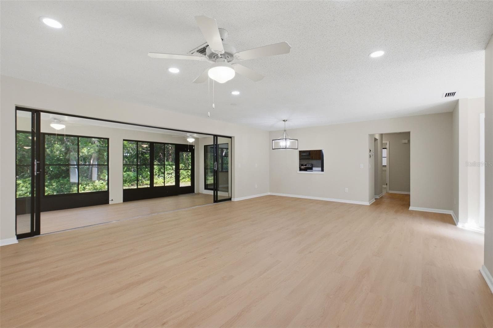 Single Family Residence at 12 SYCAMORE CT E, HOMOSASSA, photo 11 of 60