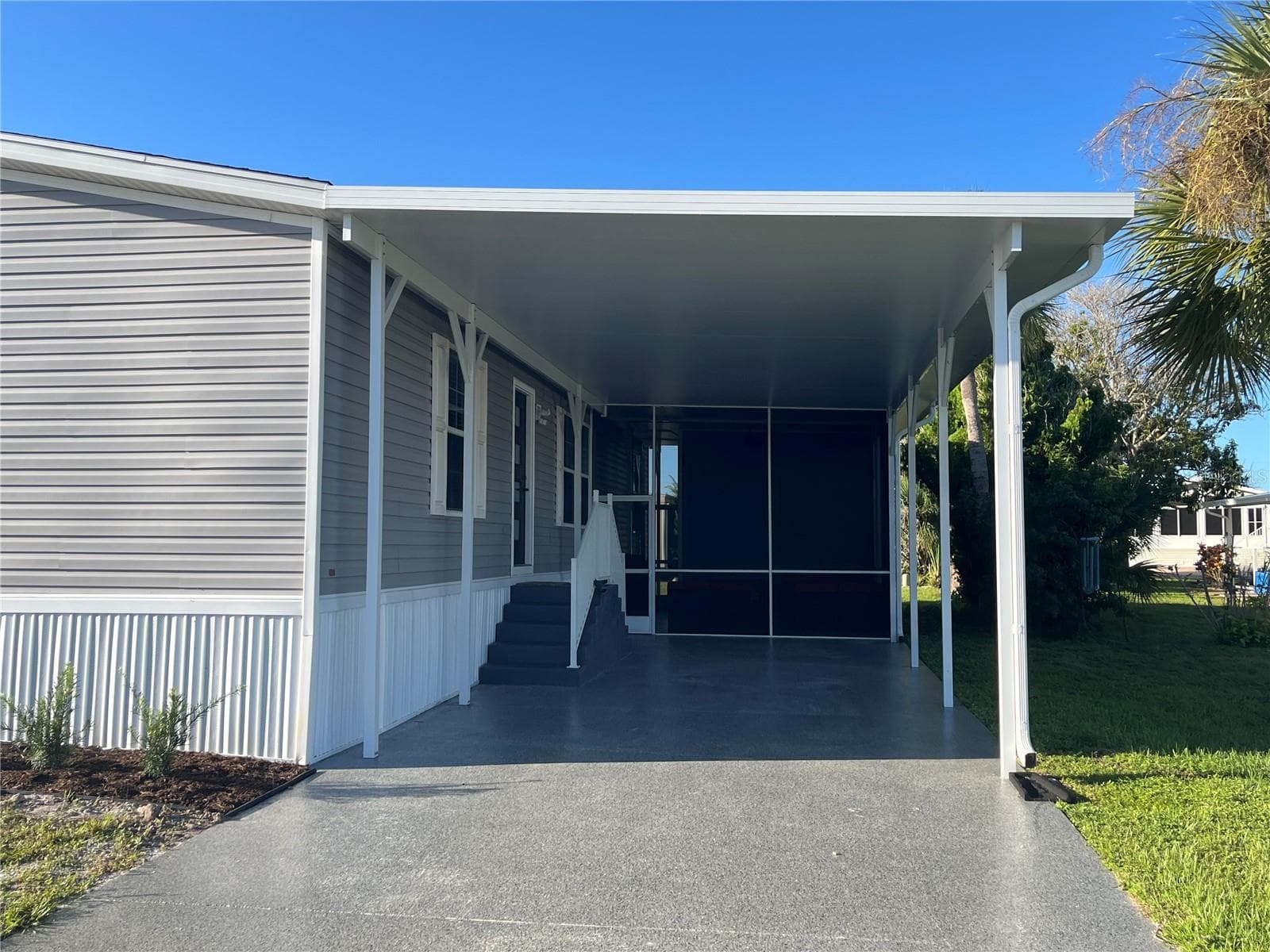 Manufactured Home at 214 COMO DR, VENICE, photo 4 of 58
