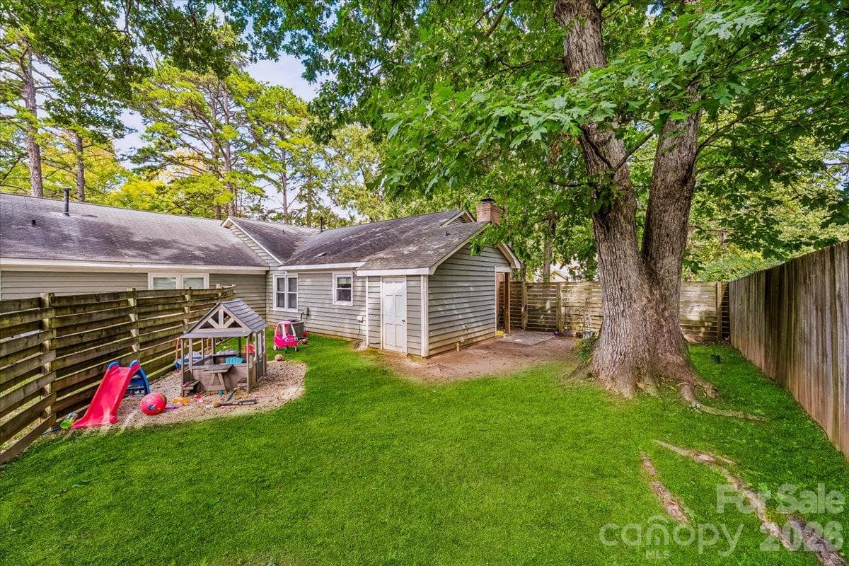Duplex at 6000 Gate Post Road, Charlotte, photo 41 of 45