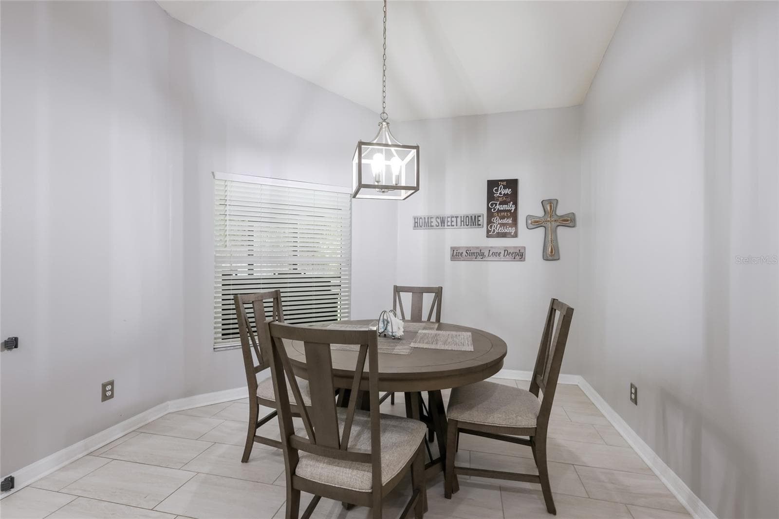 Single Family Residence at 7625 NOTTINGHILL SKY DR, APOLLO BEACH, photo 17 of 42