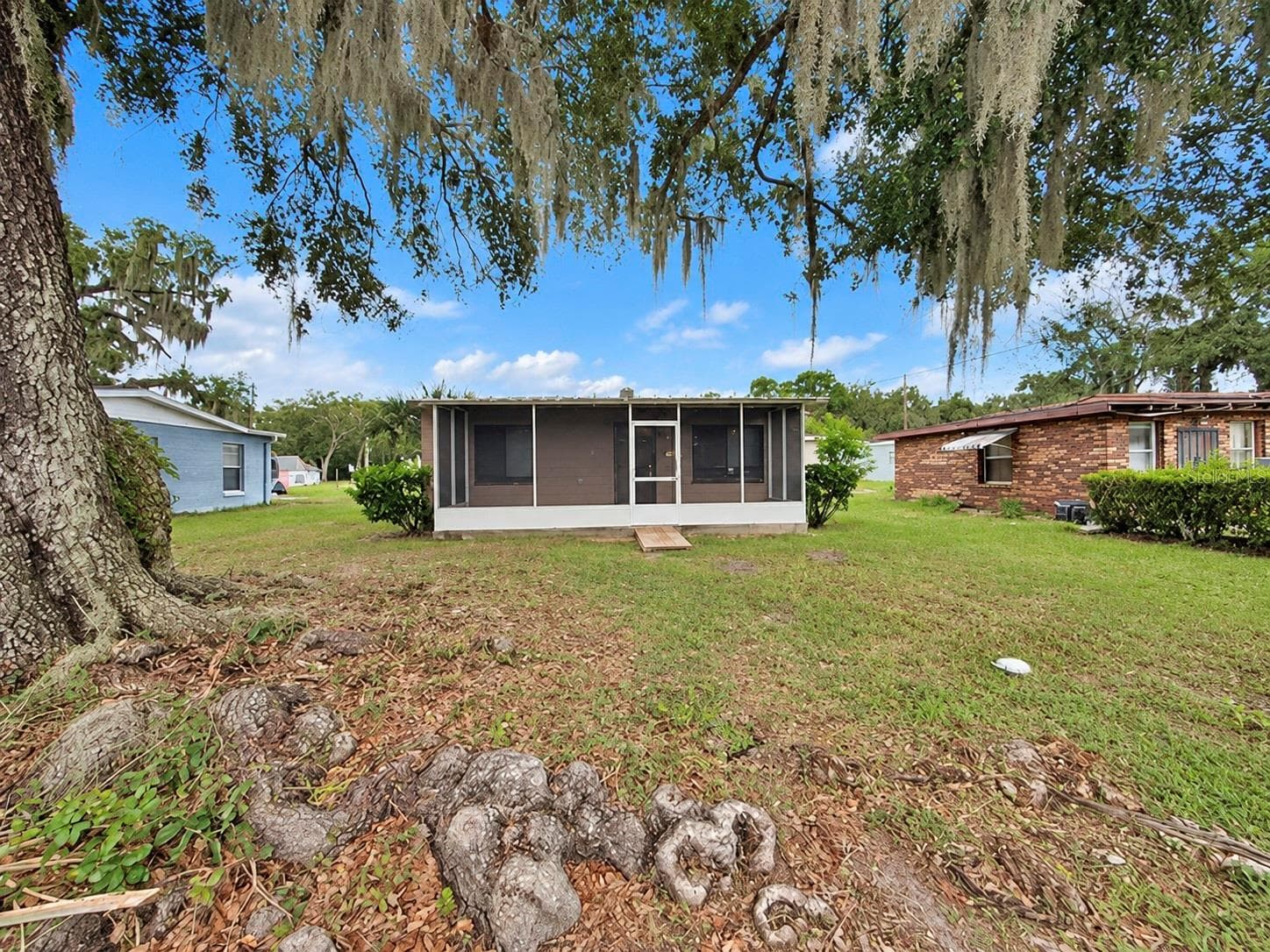 Single Family Residence at 1104 CROSBY ST, LEESBURG, photo 2 of 10
