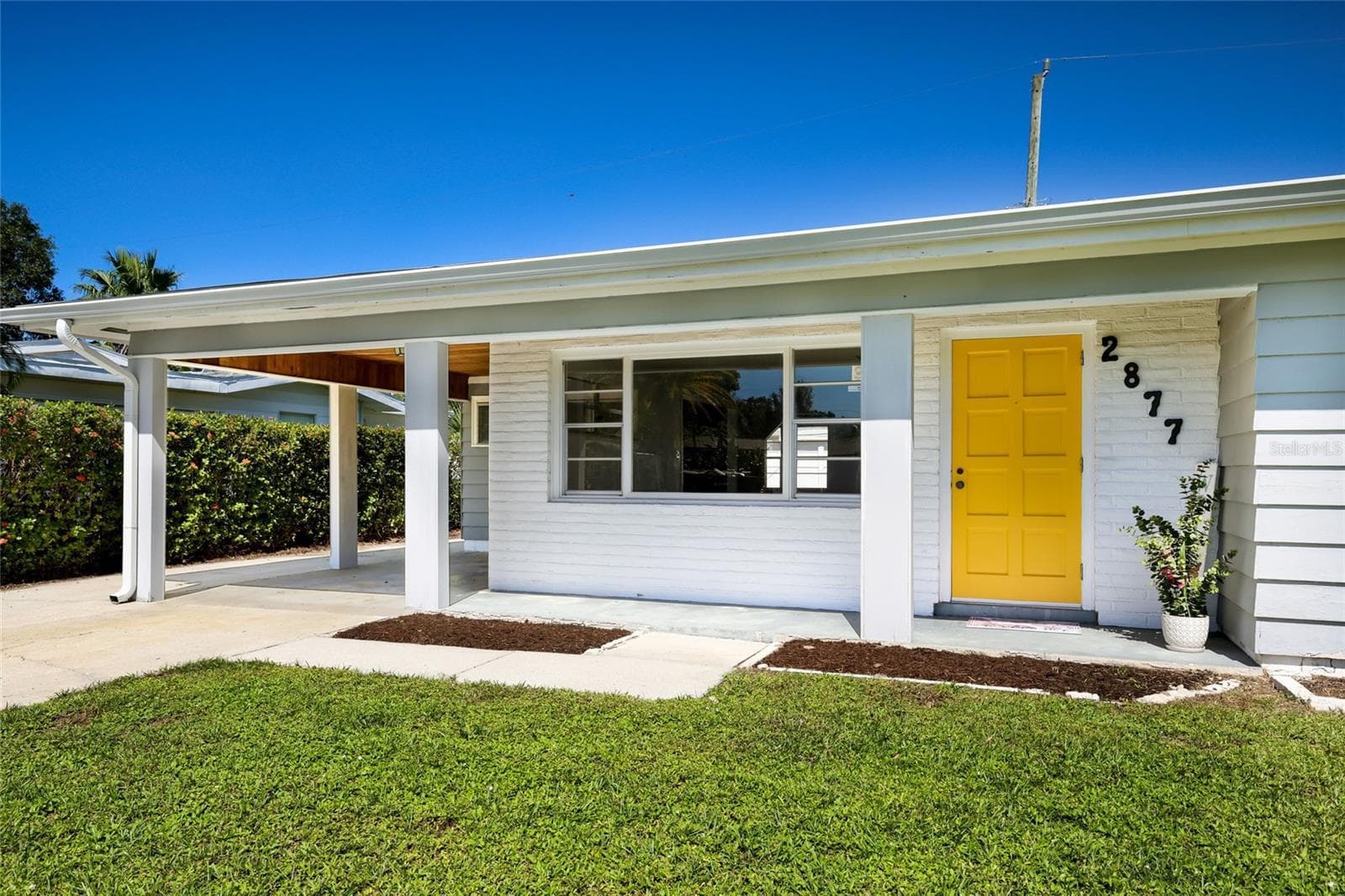 Single Family Residence at 2877 MICHIGAN ST, SARASOTA, photo 3 of 40