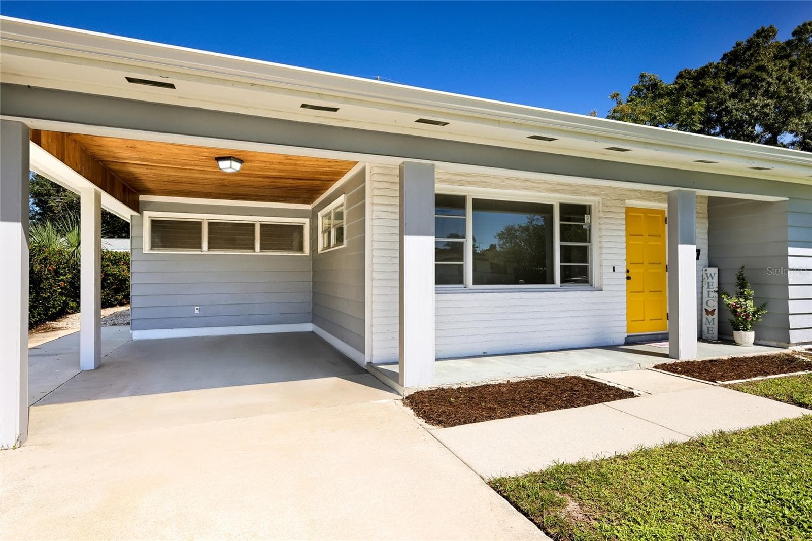 Single Family Residence at 2877 MICHIGAN ST, SARASOTA, photo 4 of 40