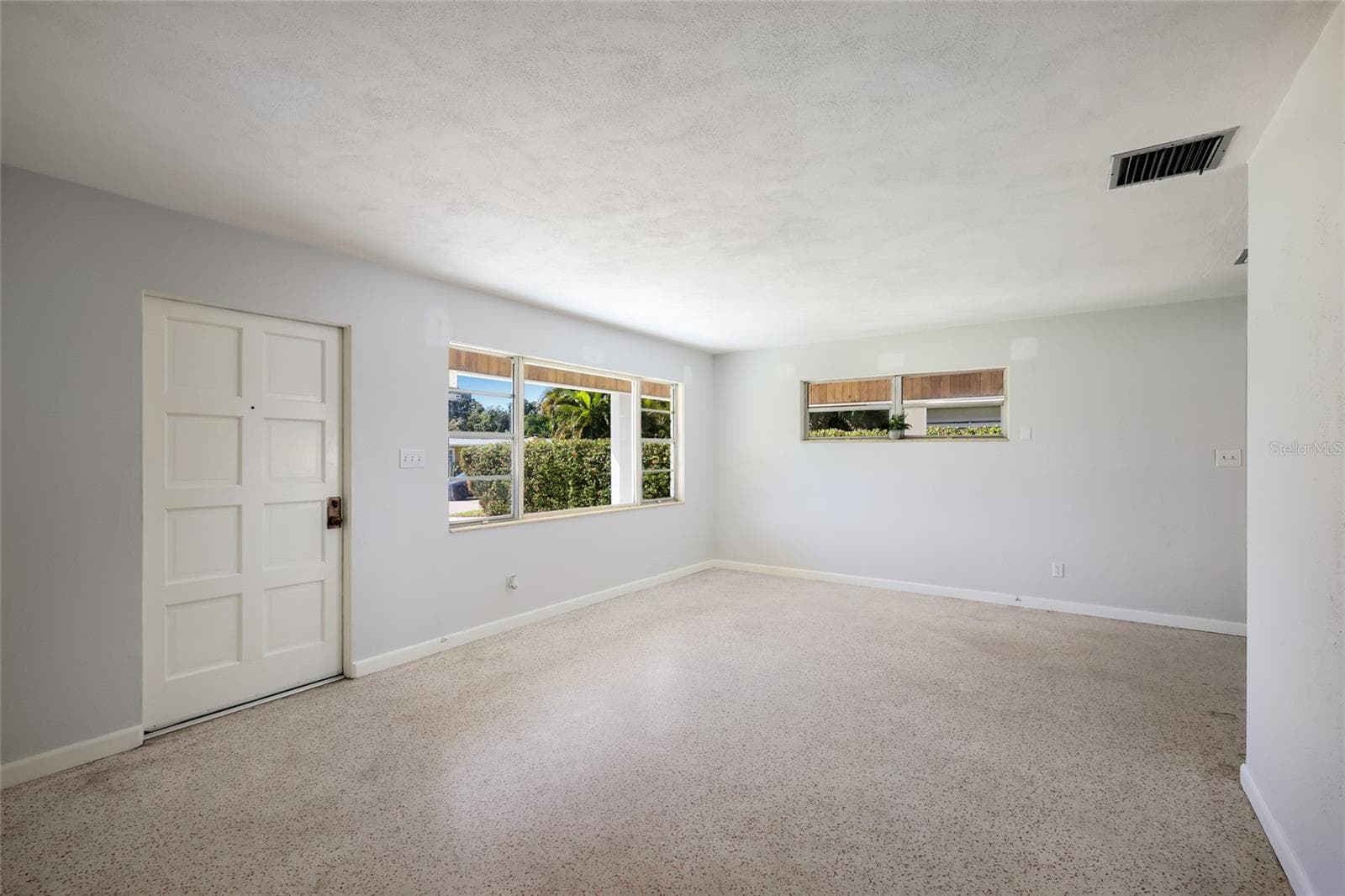 Single Family Residence at 2877 MICHIGAN ST, SARASOTA, photo 6 of 40