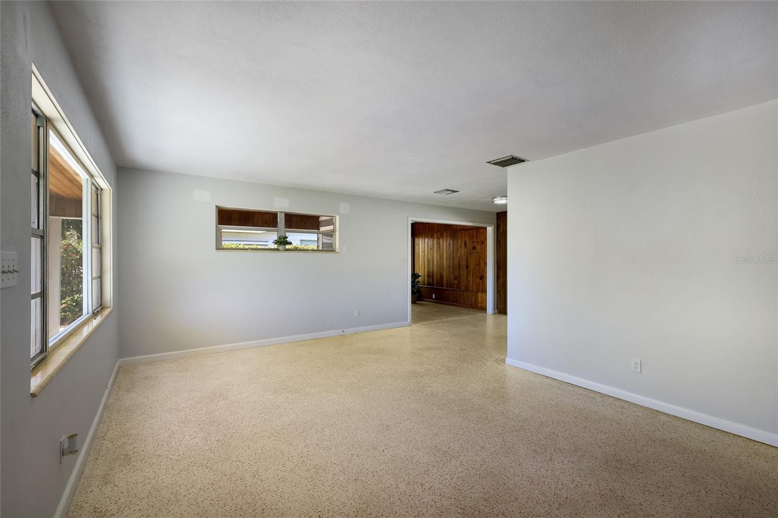 Single Family Residence at 2877 MICHIGAN ST, SARASOTA, photo 8 of 40