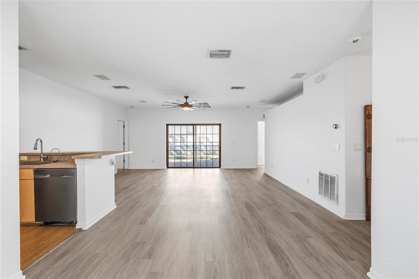 Single Family Residence at 605 CYPRESS PARK AVE, TARPON SPRINGS, photo 8 of 52