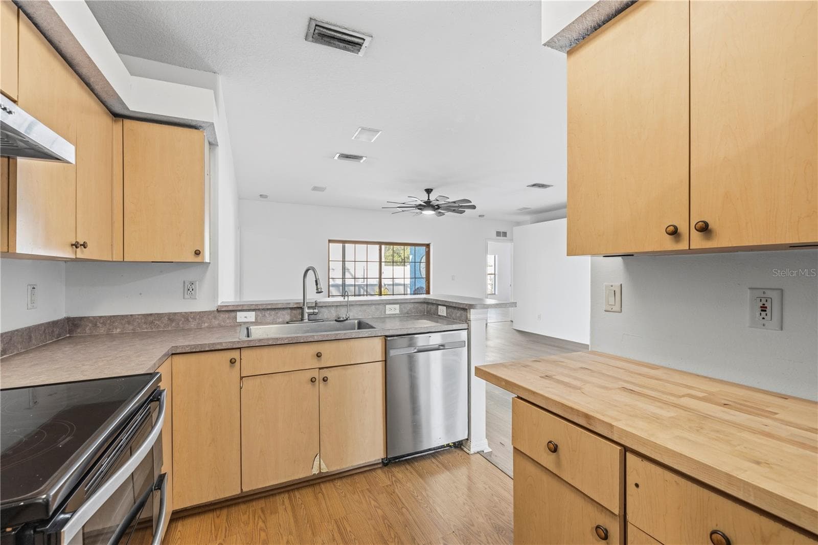 Single Family Residence at 605 CYPRESS PARK AVE, TARPON SPRINGS, photo 14 of 52