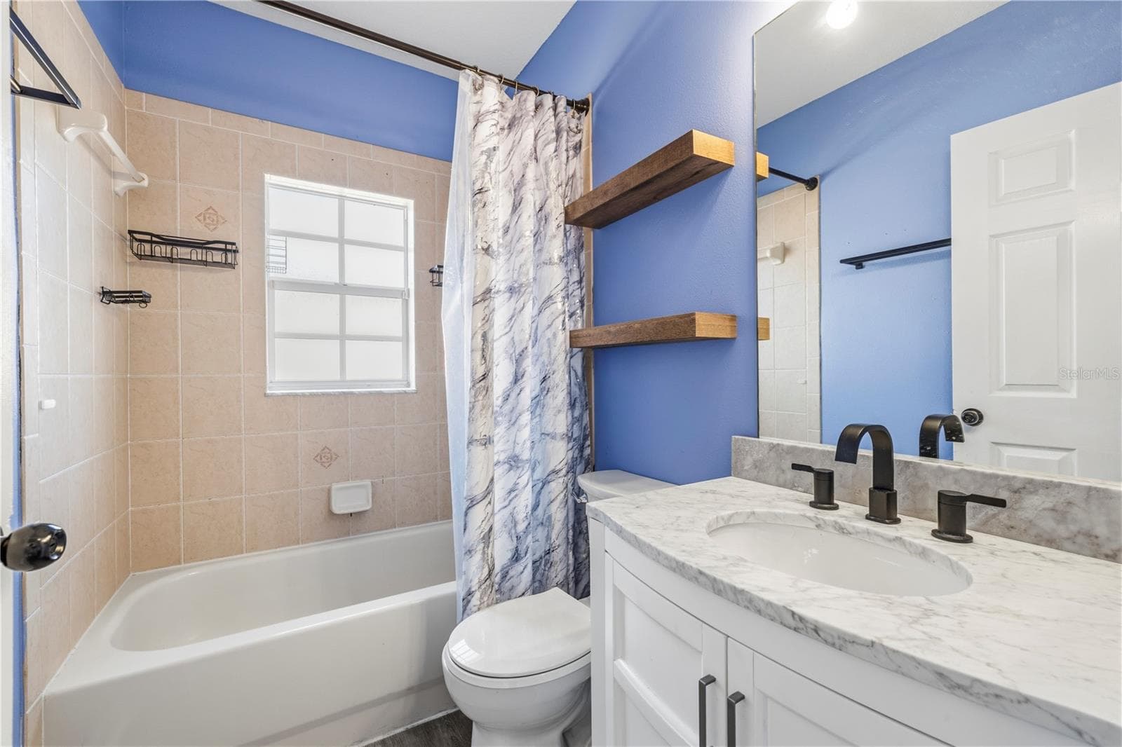 Guest Bath - 605 CYPRESS PARK AVE, TARPON SPRINGS