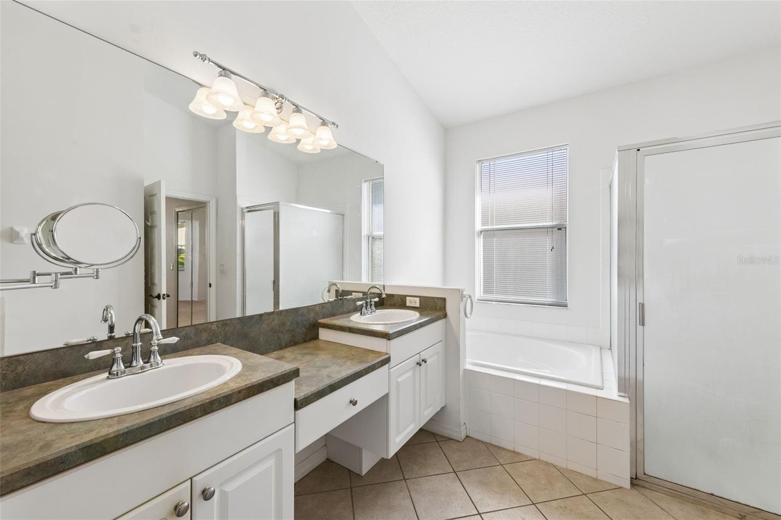 Single Family Residence at 762 WOLF CREEK ST, CLERMONT, photo 10 of 21