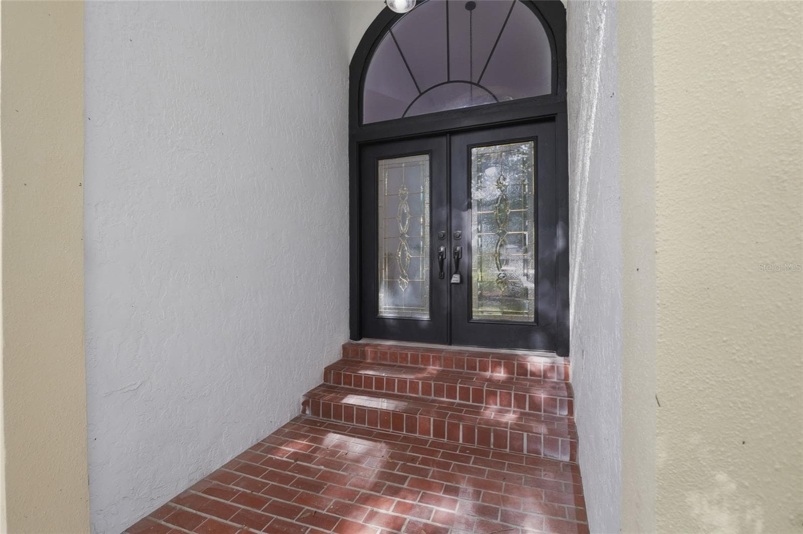 Single Family Residence at 6201 GREENWICH DR, TAMPA, photo 6 of 46