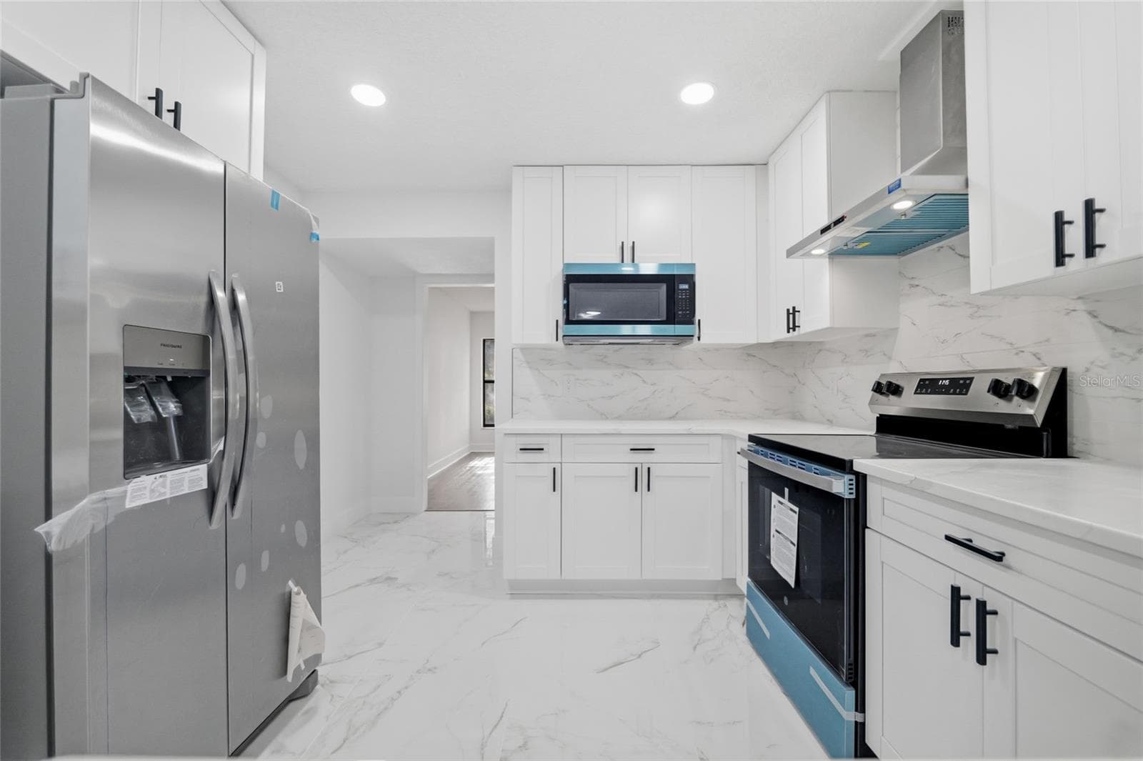 Single Family Residence at 6201 GREENWICH DR, TAMPA, photo 12 of 46