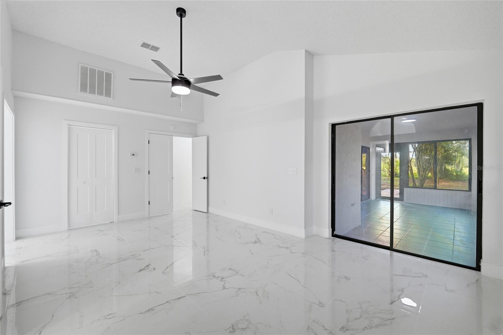 Single Family Residence at 6201 GREENWICH DR, TAMPA, photo 18 of 46