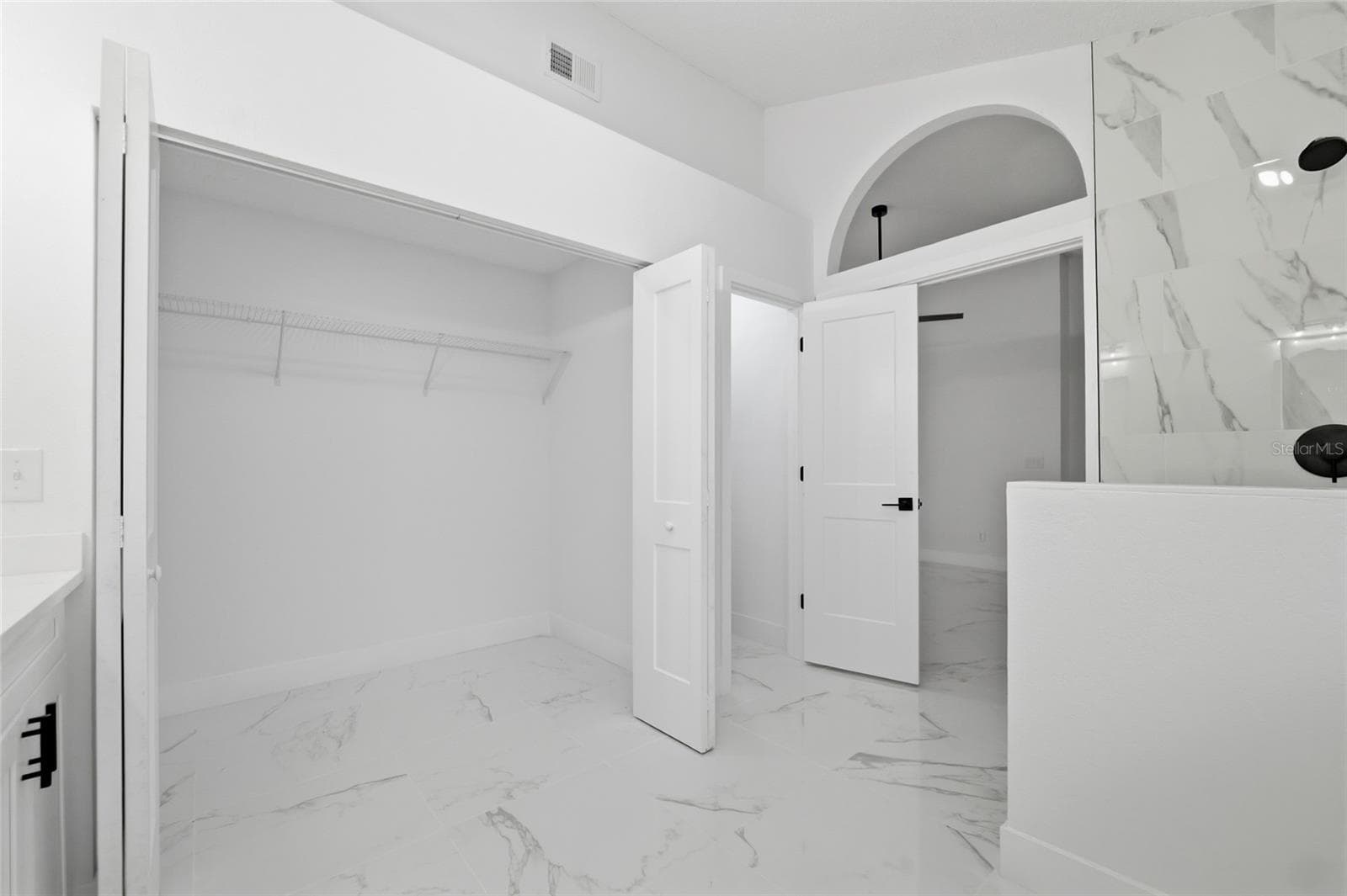 Single Family Residence at 6201 GREENWICH DR, TAMPA, photo 21 of 46