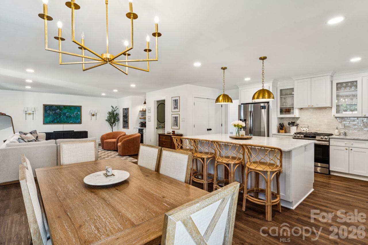 Single Family Residence at 512 Manhasset Road, Charlotte, photo 11 of 36