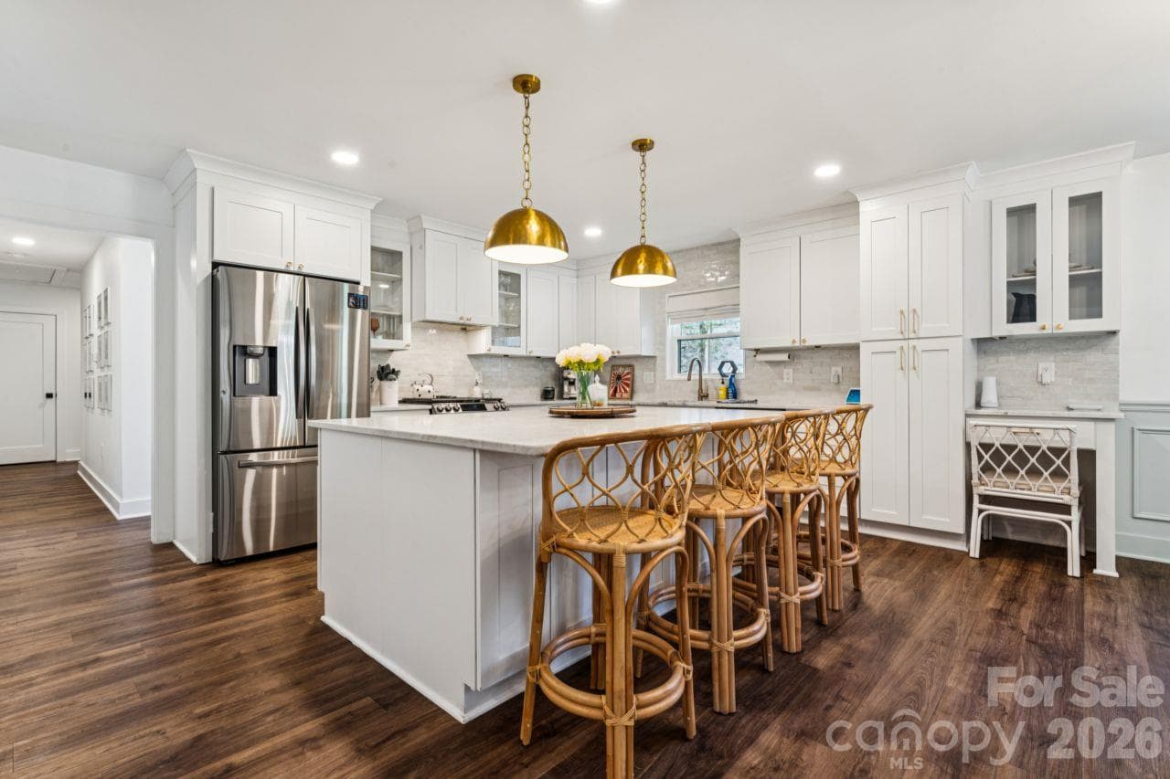 Single Family Residence at 512 Manhasset Road, Charlotte, photo 15 of 36