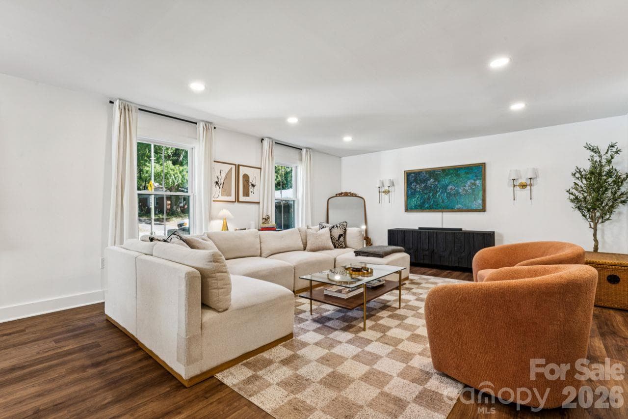 Single Family Residence at 512 Manhasset Road, Charlotte, photo 16 of 36