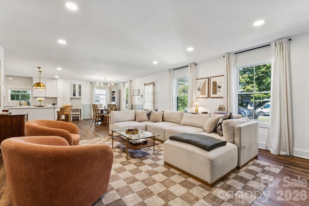 Single Family Residence at 512 Manhasset Road, Charlotte, photo 17 of 36
