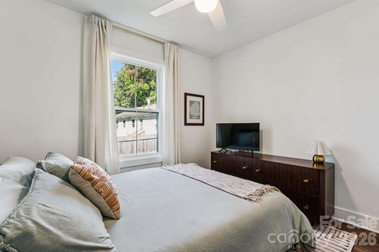Single Family Residence at 512 Manhasset Road, Charlotte, photo 22 of 36