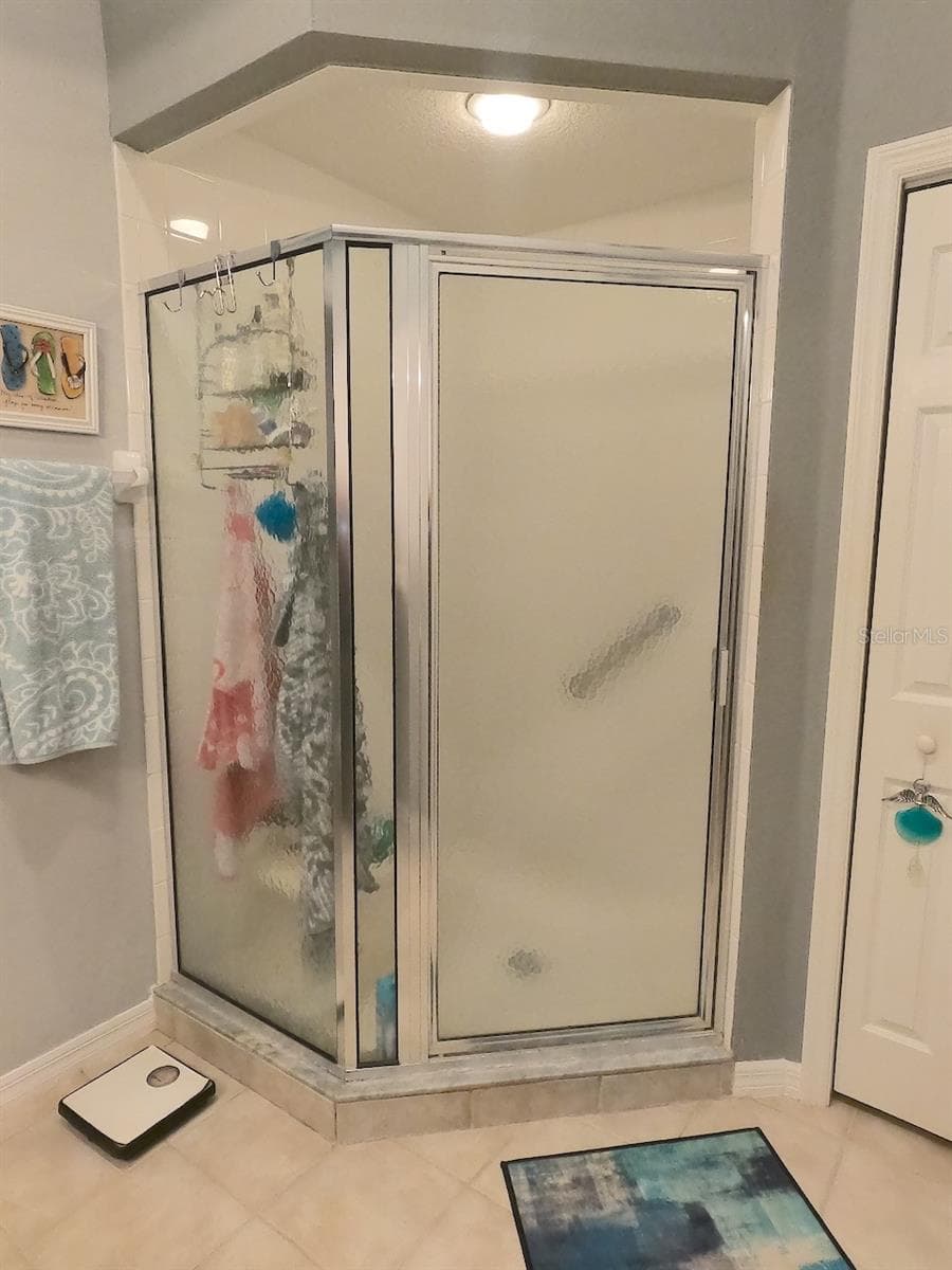 Master Shower V2 - LAKESIDE LANDINGS, OXFORD