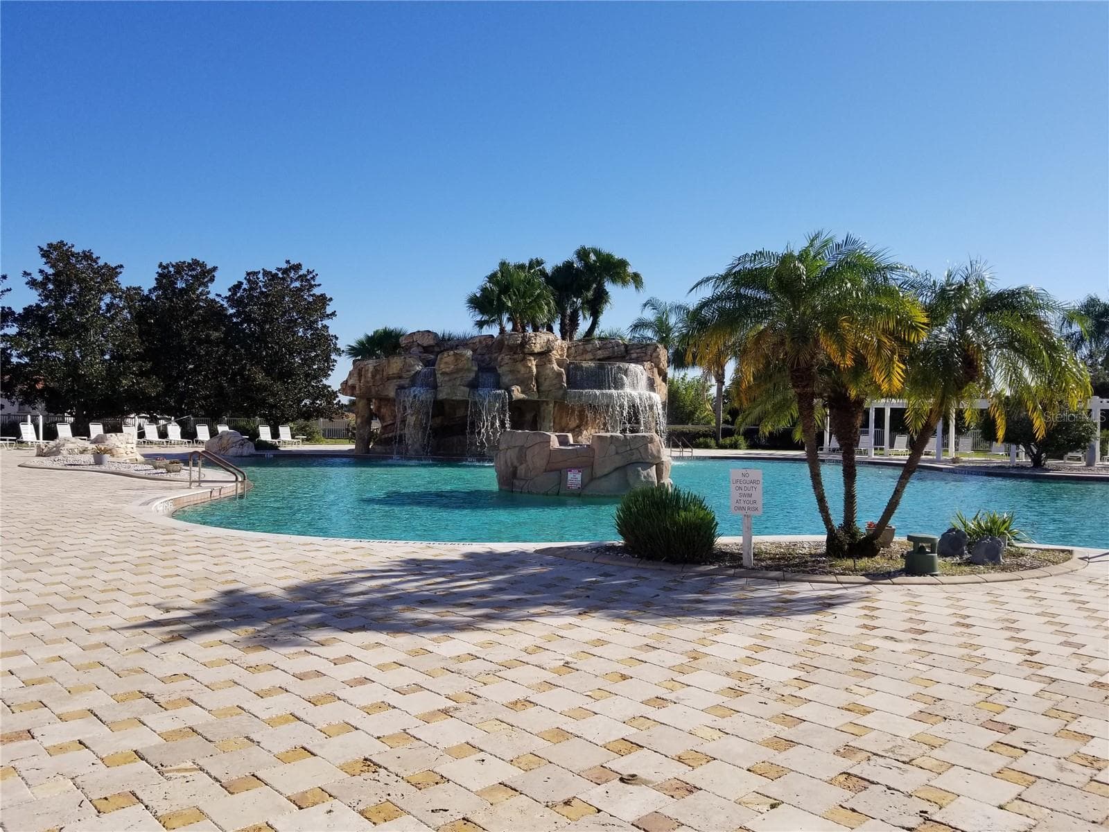 Pool Area Resort style with waterfalls - LAKESIDE LANDINGS, OXFORD