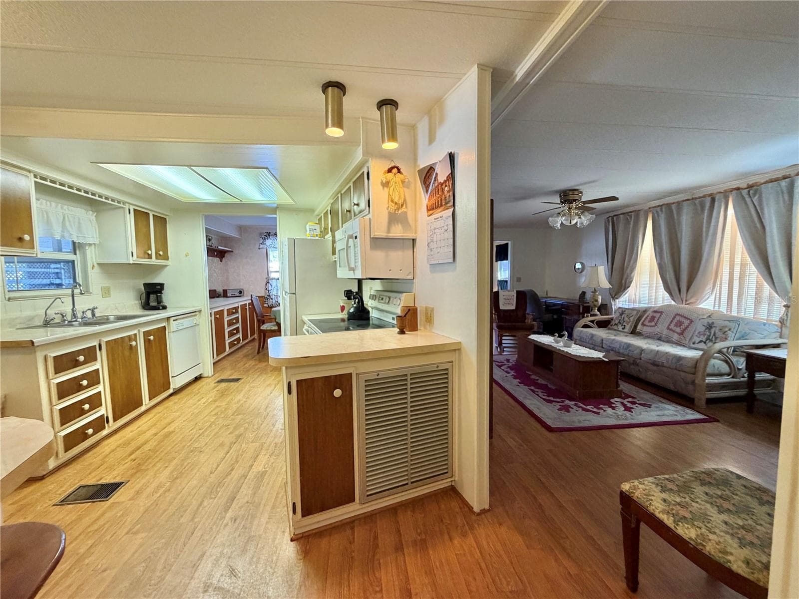 Mobile Home at 120 CAMELLIA TRL, LEESBURG, photo 18 of 68