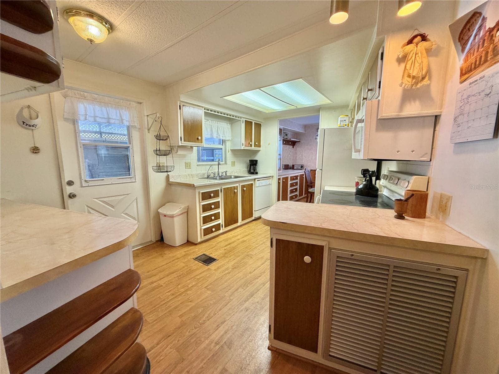 Mobile Home at 120 CAMELLIA TRL, LEESBURG, photo 19 of 68