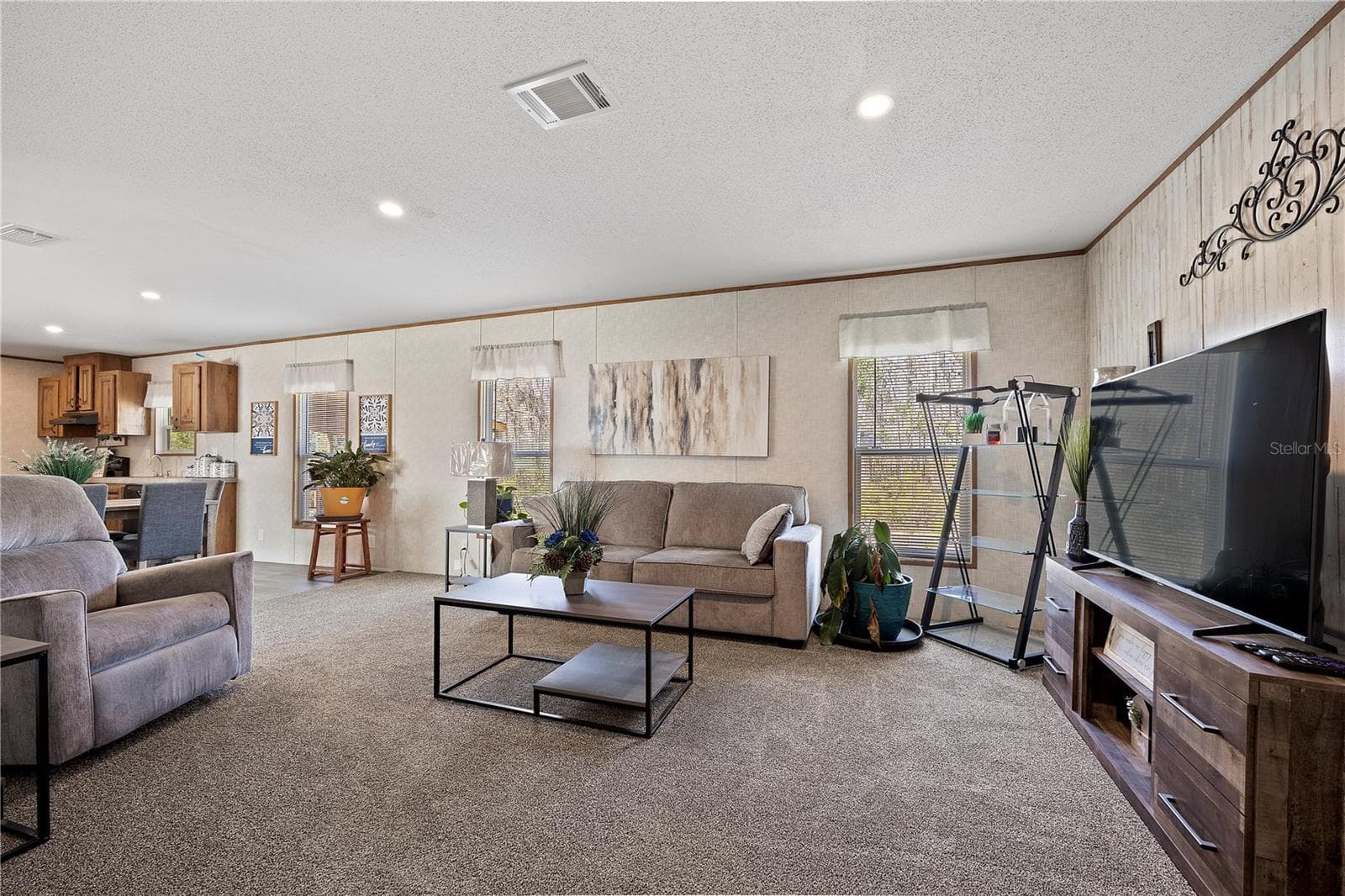 Manufactured Home at 387 NW LAMAR PL, LAKE CITY, photo 17 of 34