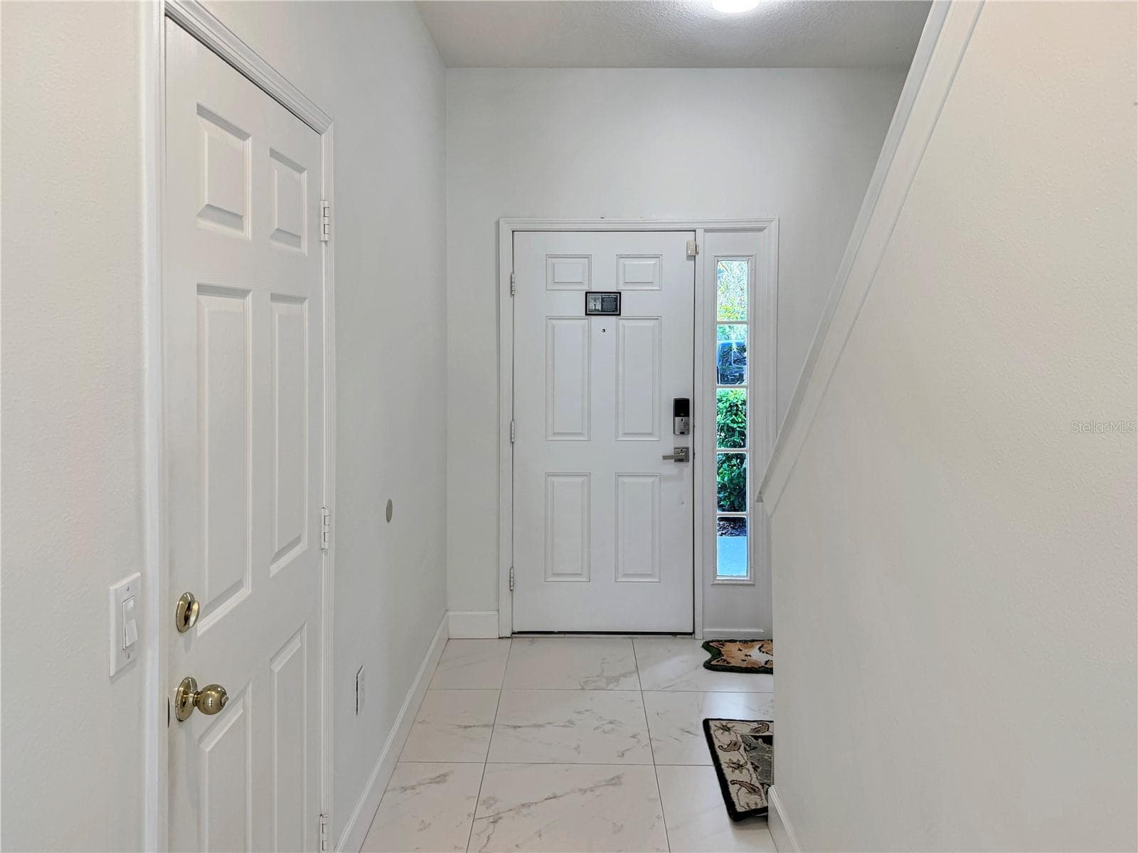 Townhouse at 4445 AMBERLY OAKS CT, TAMPA, photo 9 of 27