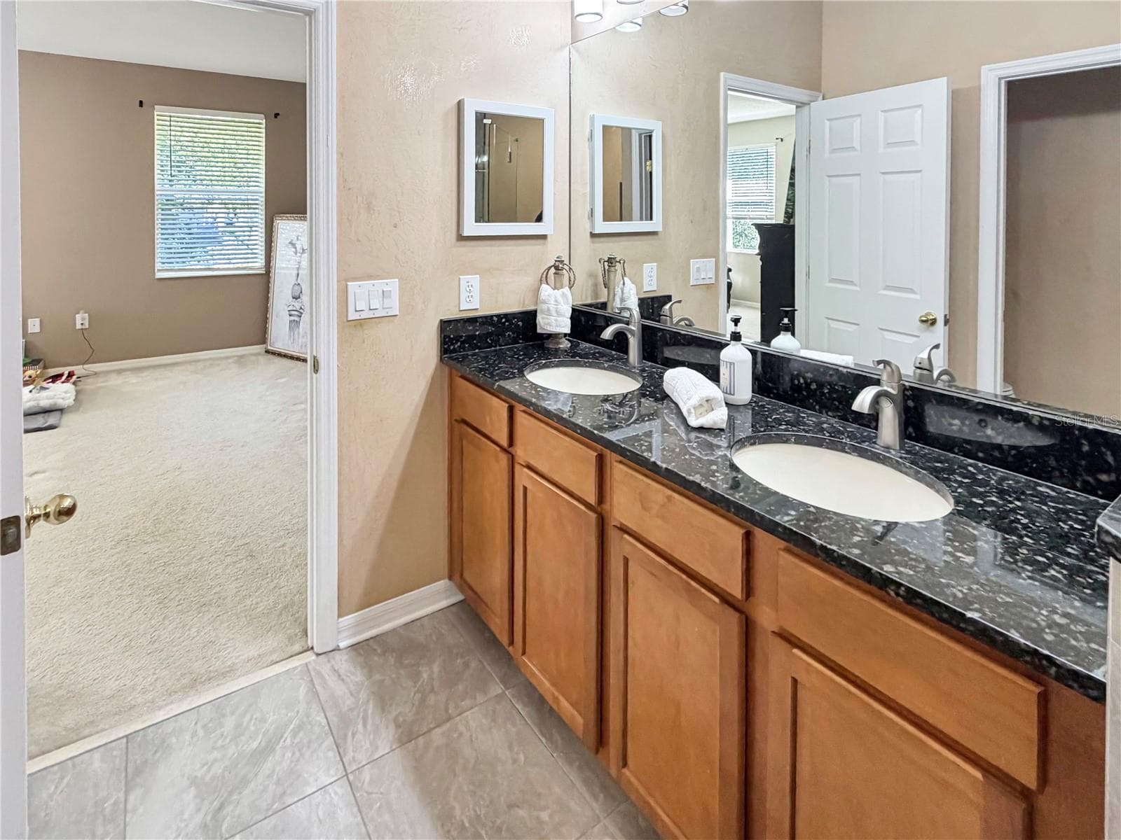 Townhouse at 4445 AMBERLY OAKS CT, TAMPA, photo 18 of 27
