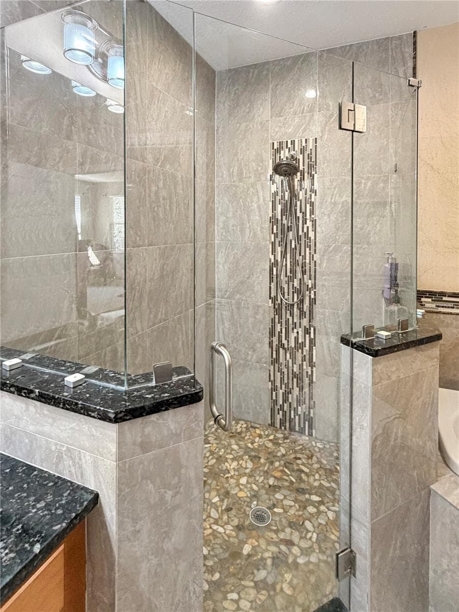 Townhouse at 4445 AMBERLY OAKS CT, TAMPA, photo 19 of 27