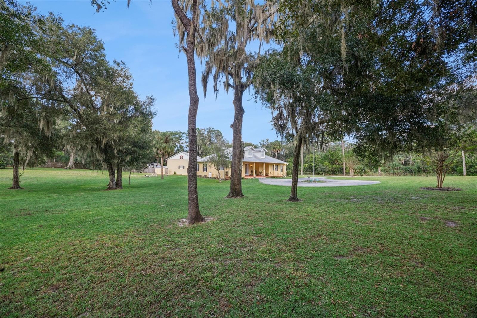 Yard - 1050 DEERFOOT RD, DELAND