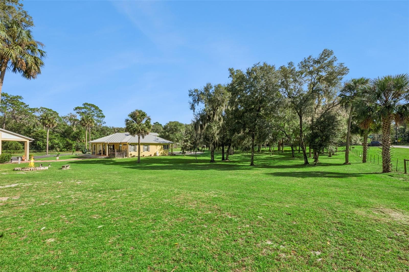 Yard - 1050 DEERFOOT RD, DELAND