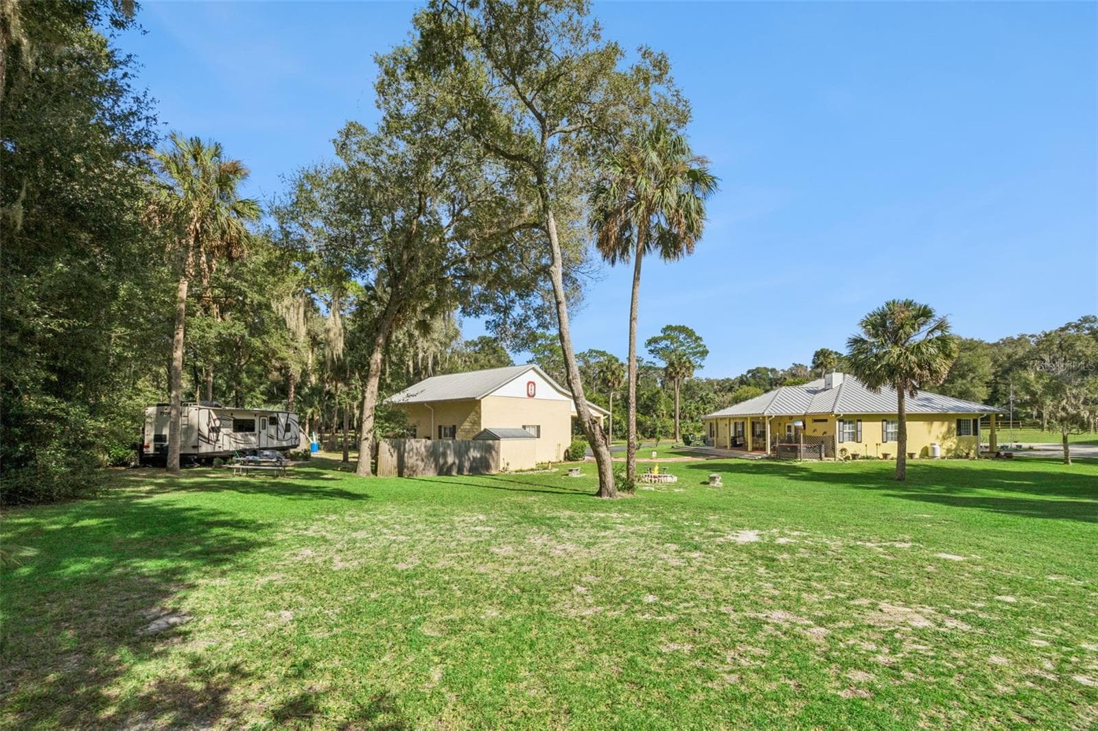 Yard - 1050 DEERFOOT RD, DELAND