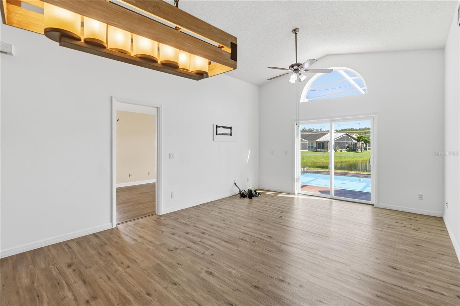 Single Family Residence at 1611 BRIDGEVIEW CIR, ORLANDO, photo 6 of 25