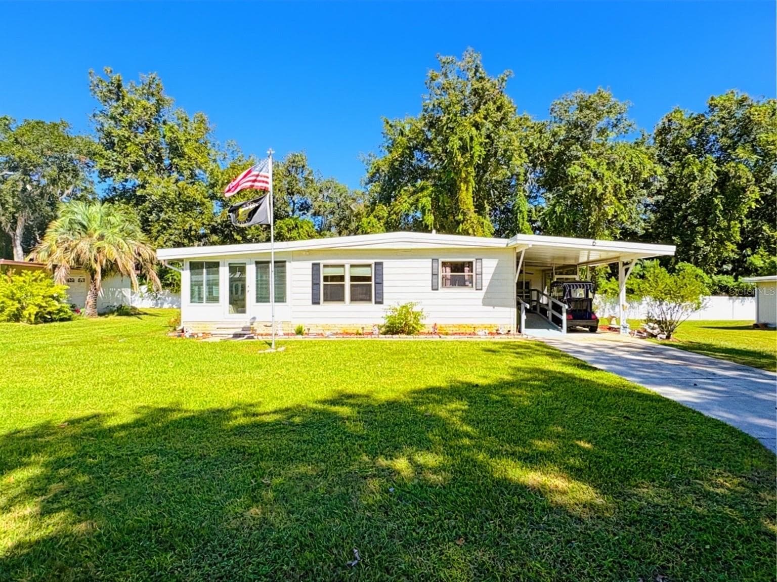 6 BIG OAK LN