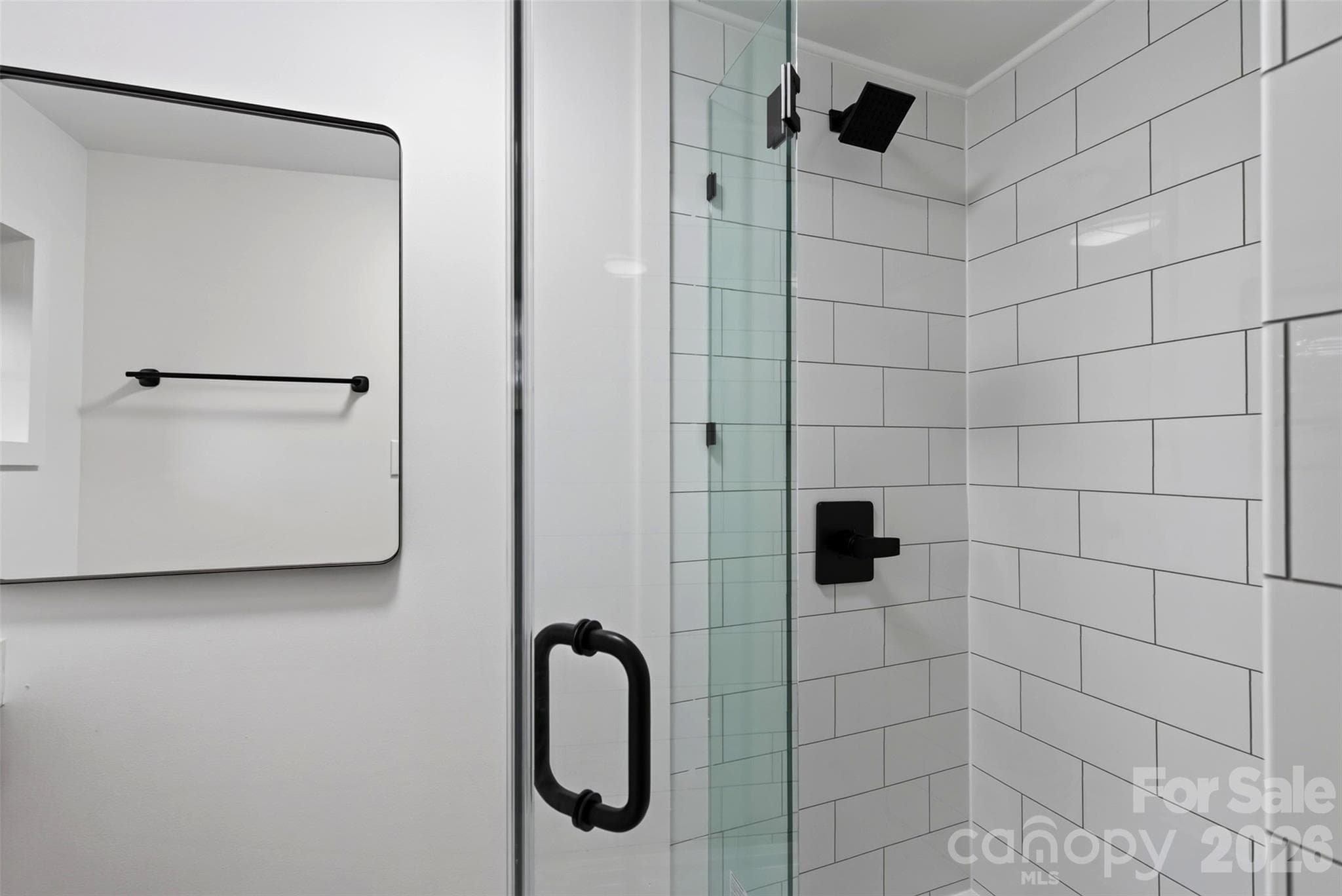 En-suite bath on main floor. - 64 Pine Cone Drive, Asheville