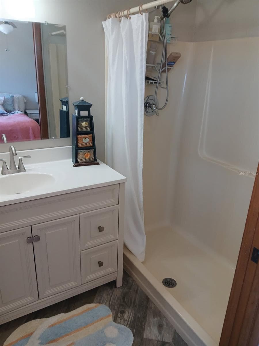 walk in shower - 2700 GULF BLVD #2, INDIAN ROCKS BEACH