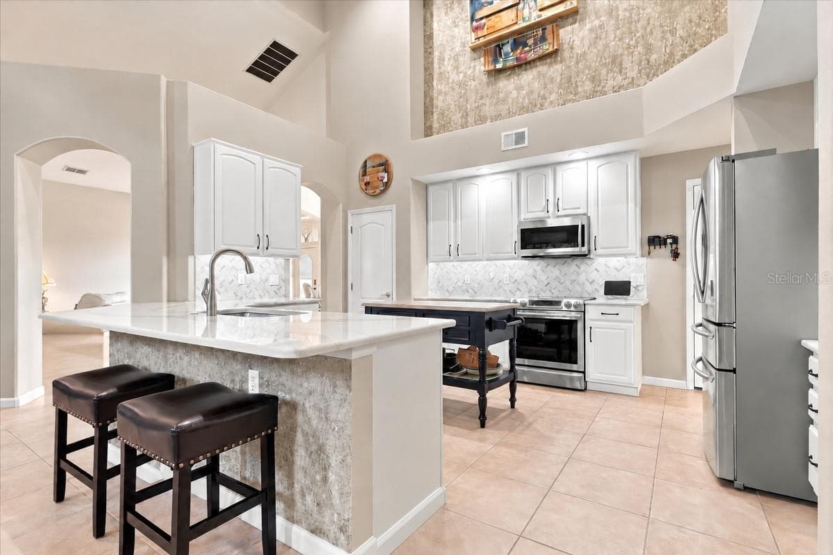 Updated Chef's Kitchen. - 2631 TREYMORE DR, ORLANDO